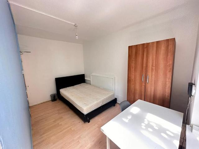 Solebay Street, London E1, 1 bed maisonette to rent, £870 pcm | PrimeLocation