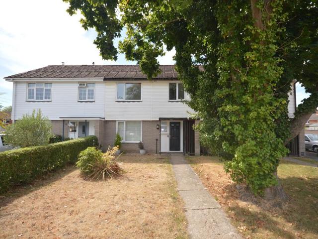 Solent Close, Lymington, Hampshire. 3 bed terraced house to rent £1,500 pcm £346 pw