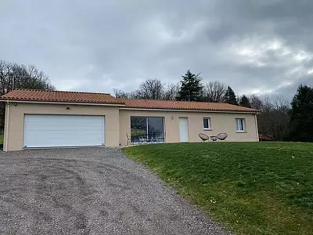 Solignac 87110 Location maison 5 pièces t5 au dernier étage terrasse