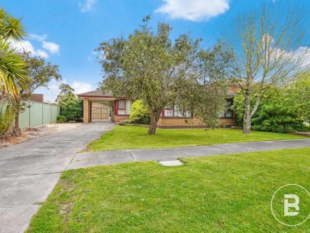 SOLID THREE BEDROOM BRICK VENEER IN TOP LOCATION
