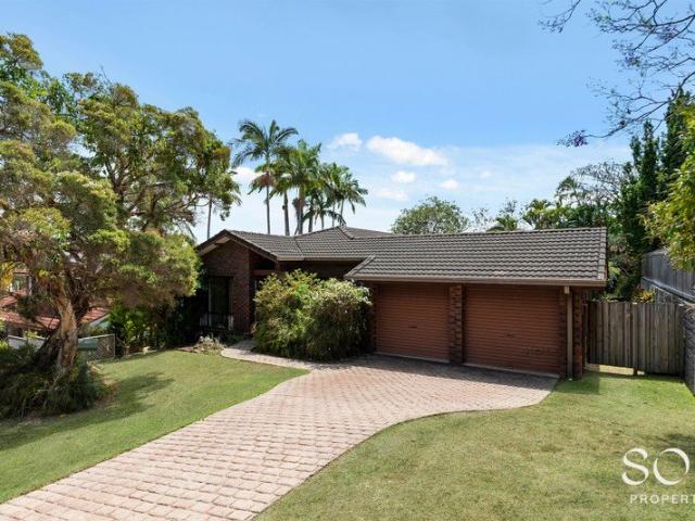 Solid Brick & Tile on an Expansive 779m²
