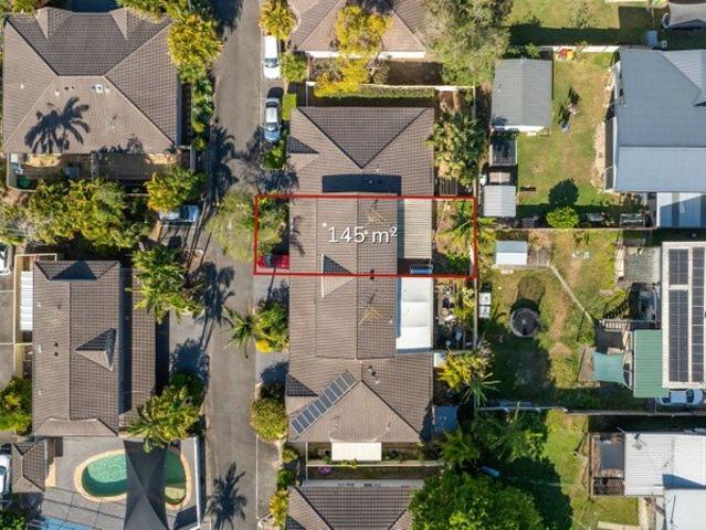 SOLID BRICK & TILE TOWNHOUSE WITH LOW BODY CORP IN SECURE GATED COMPLEX