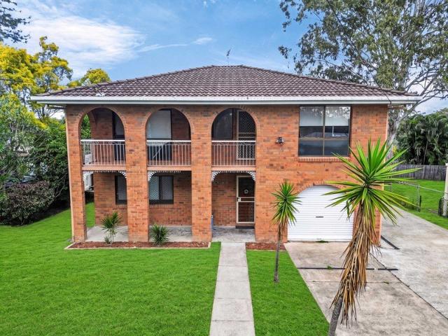 Solid Brick and Tile on 620m2