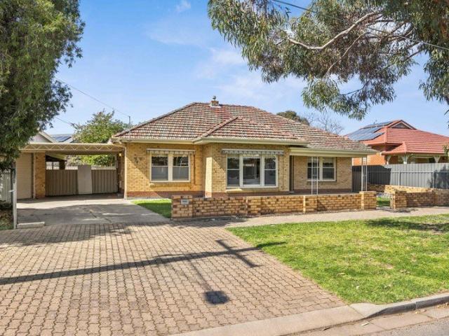 Solid Brick Character, Generous Proportions And Exceptional Garaging