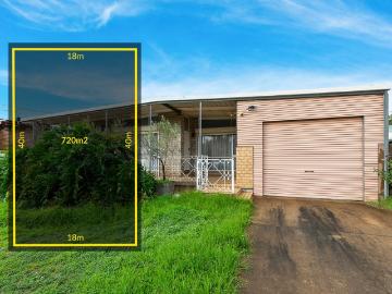 Solid Brick Construction 5 Generous Bedrooms 720m2 Allotment!
