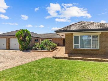 Solid Brick Family Entertainer Home with Pool and Huge block! Approx. 876sqm