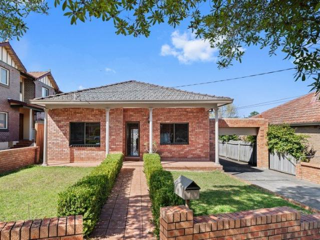 Solid Brick Family Home on Huge Level Block 657.6sqm