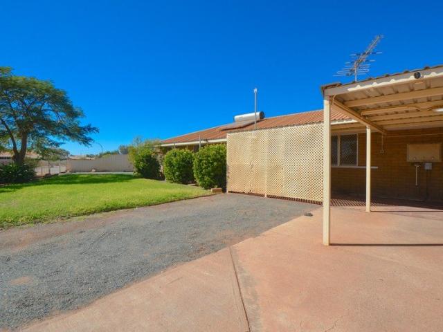 SOLID BRICK HOME ON LARGE BLOCK ROOM TO GROW