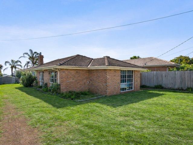 Solid Brick Home on 585m² in a Prime Location and Glimpses of the Bay