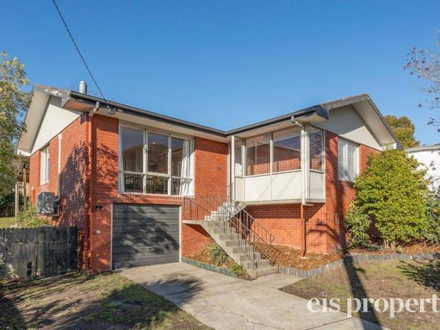 Solid Brick Home, prime location & Mountain Views