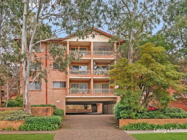 Solid Brick, Quiet Setting, Central Location