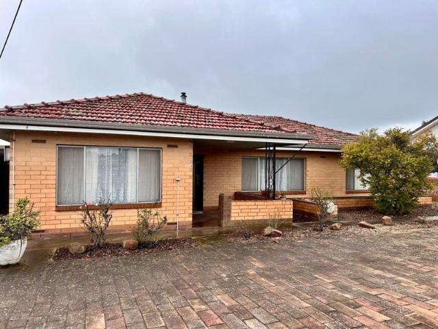 Solid Double Brick Home in Minlaton