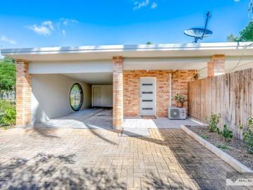 Solid Double Brick on 991m²