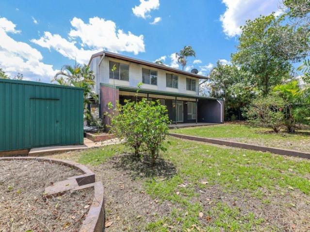 SOLID ELEVATED HOME HUGE BLOCK FRESHLY PAINTED & READY TO MOVE IN OR TENANT