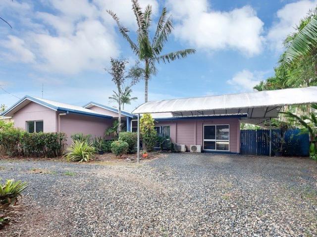 Solid Family Home, Generous Interior Living, 10 Minutes To The Cairns City