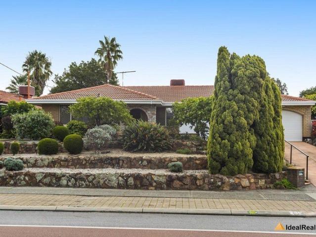 SOLID FAMILY HOME IN PRIME LOCATION WITH GREAT RETURN