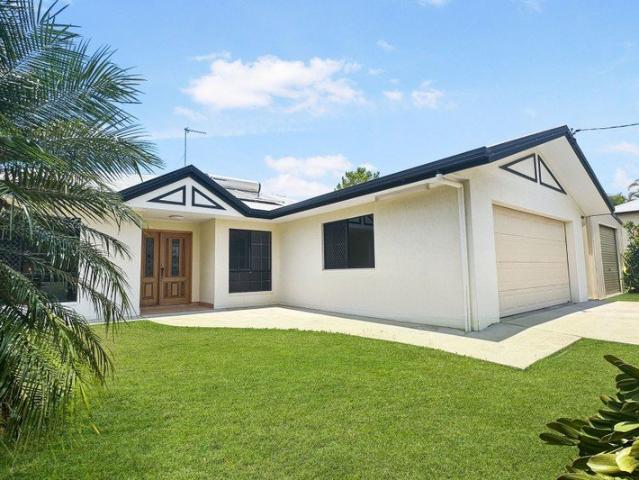 SOLID FAMILY HOME + SHED, WALKING DISTANCE TO CBD!