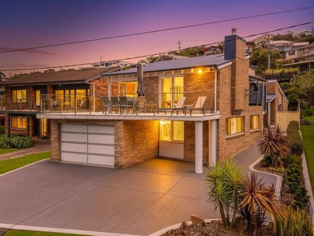 Sought after location opposite the beach in North Avoca