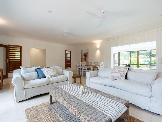 Solid Home with pool, solar and in a Quiet Cul de sac off Reid Road !