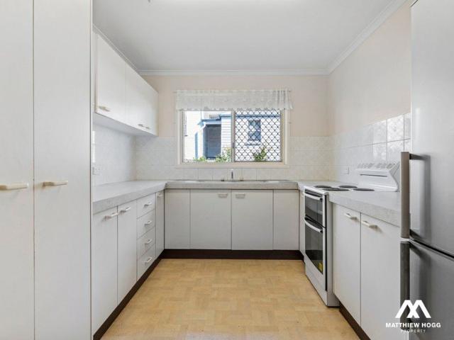 Solid Lowset Brick Home in the Bayside