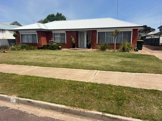 SOLID, SPACIOUS & HIGHLY VERSATILE FAMILY RESIDENCE