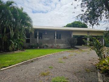 SOLID SPLIT BLOCK FAMILY HOME.