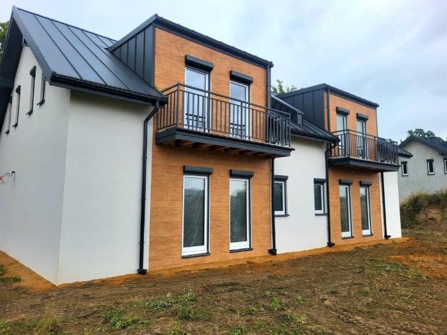 Solidny bliźniak 122 m² z dużą działką i funkcjonalnym układem