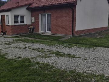 Solidny dom z potencjałem na dużej działce 25 arów