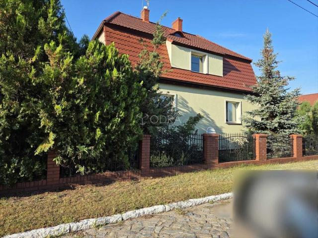 Solidny dom dwulokalowy 7 pokoi, ogród, garaże, 1120000 zł