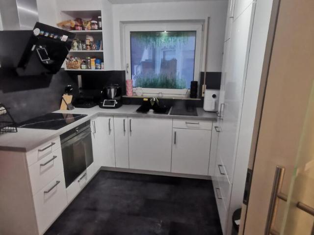 Solide, großzügige 3 Zimmer Wohnung in ländlicher Umgebung!