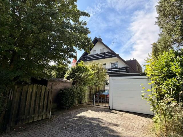 solide Doppelhaushälfte mit Garten und Garage in schöner Lage von Siegburg Kaldauen