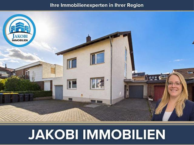 Solide Eigentumswohnung mit viel Potenzial in Weilerswist: Zentral, ca.76m², Balkon & PKW Stellplatz