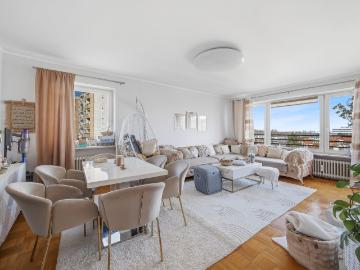 Solide Kapitalanlage: 4 Zimmer Wohnung über den Dächern Moosachs!