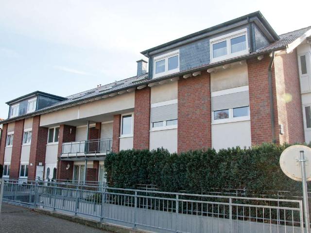Solide Kapitalanlage: 2,5 Zimmer Wohnung mit Loggia und Garage in Do Loh