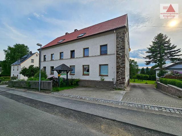 Solide vermietetes Mehrfamilienhaus in ländlicher Lage mit Entwicklungsperspektive