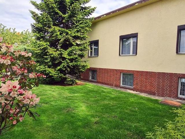 SOLIDER ALTBAU RUDOW BLUMENVIERTEL GROßES GRUNDSTÜCK BEZUGSFREI