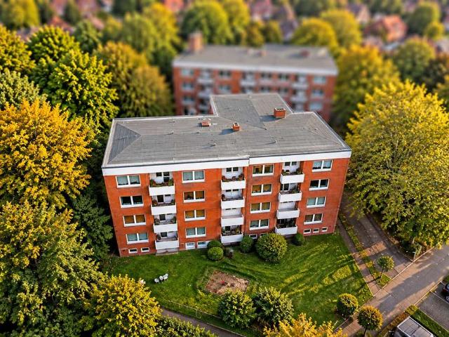 Solides Mehrfamilienhaus mit 16 Wohneinheiten