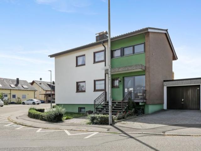 Solides Ein /Zweifamilienhaus in Lienzingen
