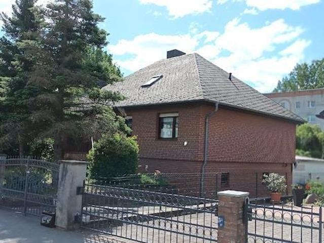 Solides Einfamilienhaus in Wolmirstedt mit universellem Entwicklungs Potential