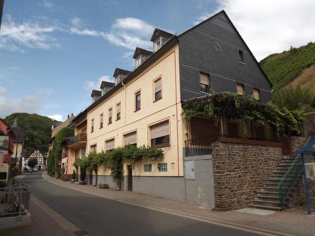 Solides großes Haus am schönen Mittelrhein