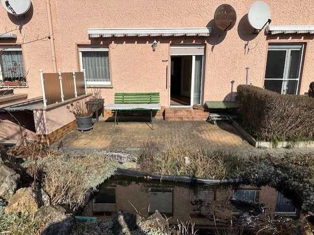 Solides kleines Reihenmittelhaus mit Terrasse