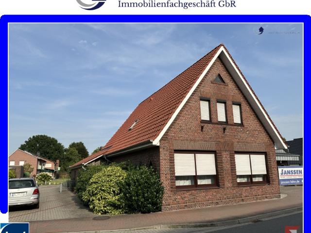 solides Klinkergebäude mit Garage und Wintergarten in Apen