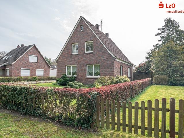 Solides Siedlungshaus mit riesigen Grundstück und Weitblick