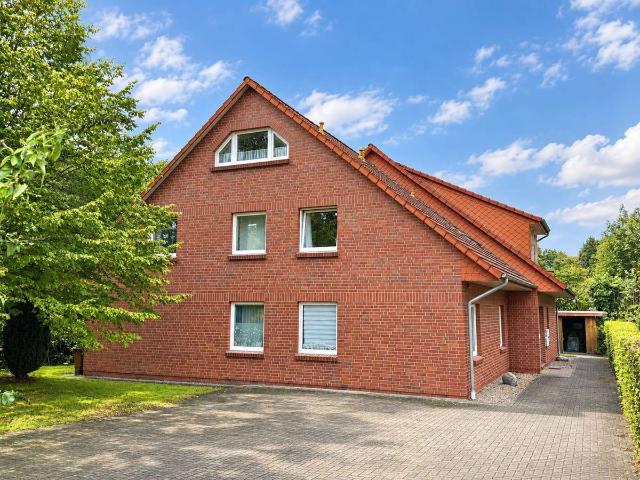 Solides Vierfamilienhaus mit vier großzügigen 3 Zimmer Wohnungen