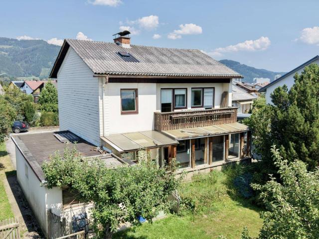 Solides Wohnhaus mit Modernisierungsbedarf