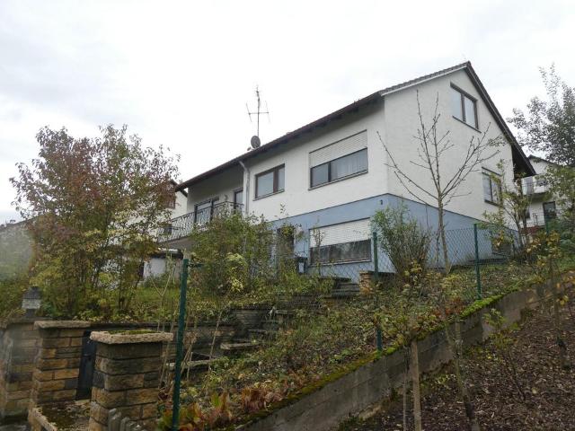 Solides Zweifamilienhaus