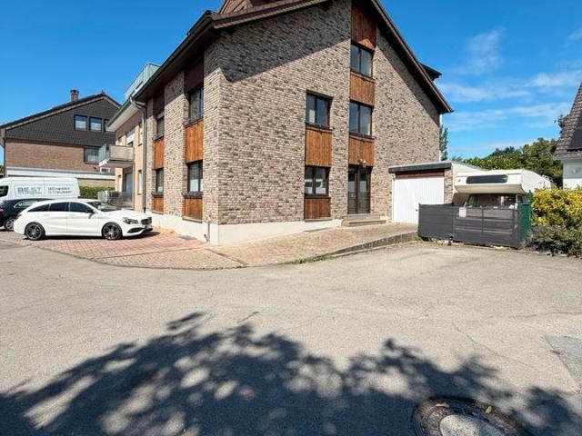 Solides 3 Familienhaus von Privat in Eschweiler Röhe