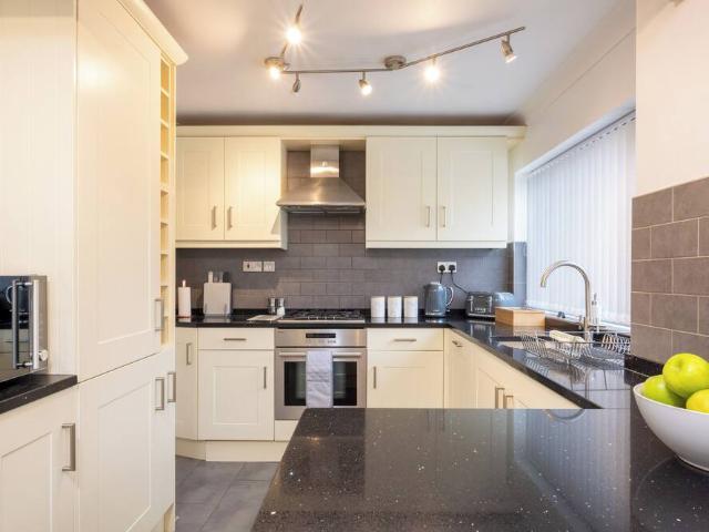 Solihull, B91 1UG, United Kingdom | 4 bed house for rent #147757971 | Rentberry