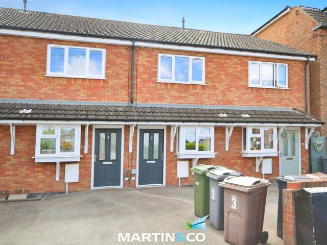 Solihull B92 2 bed terraced house to rent £1,025 pcm £237 pw