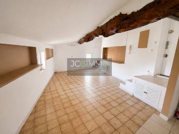 Solliès Ville, situé au 1er étage, appartement de type d'une surface de 29m2
